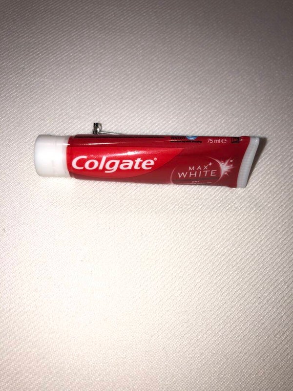 Broche Colgate White