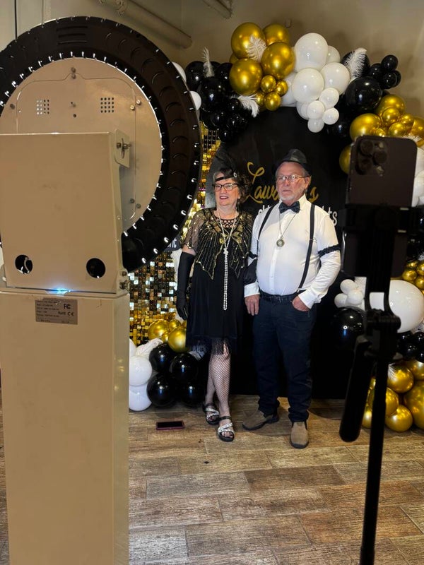 2-Hours Selfie Photo Booth Rental