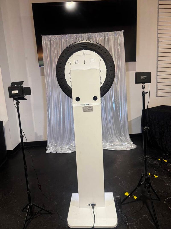 4-Hour Selfie Photo Booth Rental