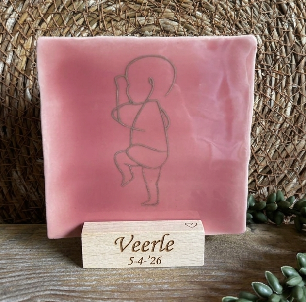 Geboortetegeltje met Gravure Goud + houder met naam: €18,90