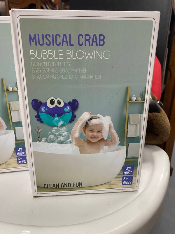 Musical Crab Bubble blowing