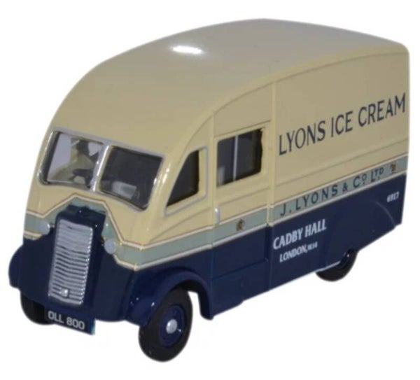 76CM009 Commer Q25 Van. Lyons Ice Cream