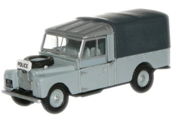 76LAN1109006 Land Rover Canvas R.U.C Police