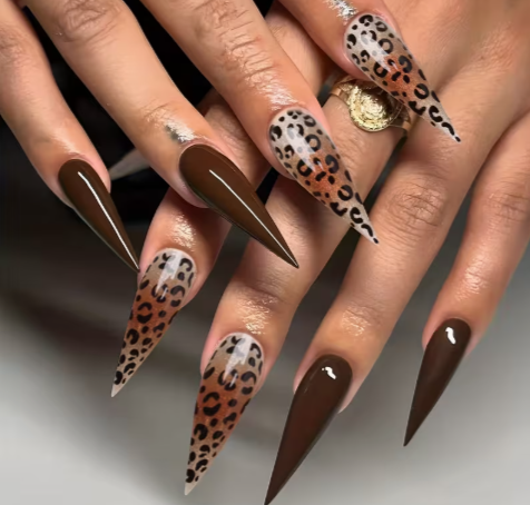 Pointed Cone/Shield Tip Pre-Made Press-On Nails - Winter Leopard