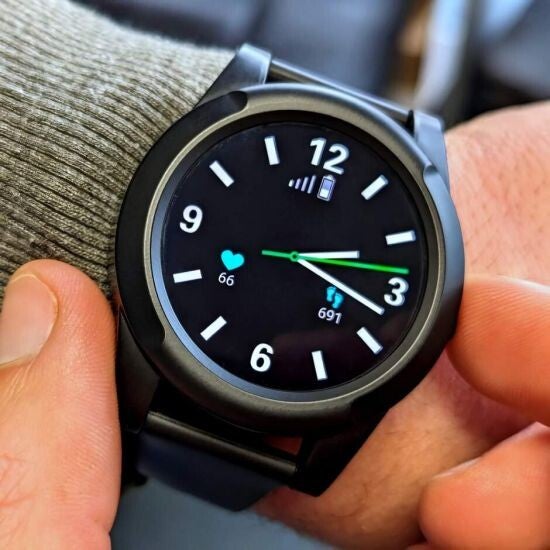 Senior alarmhorloge met valdetectie