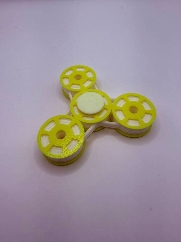 🎡 Tri-Wheel Spinner