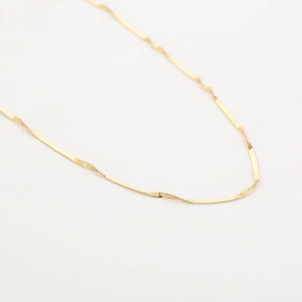 Necklace With A Twist, Gold