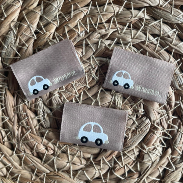 Folded label ‘Wroomm'