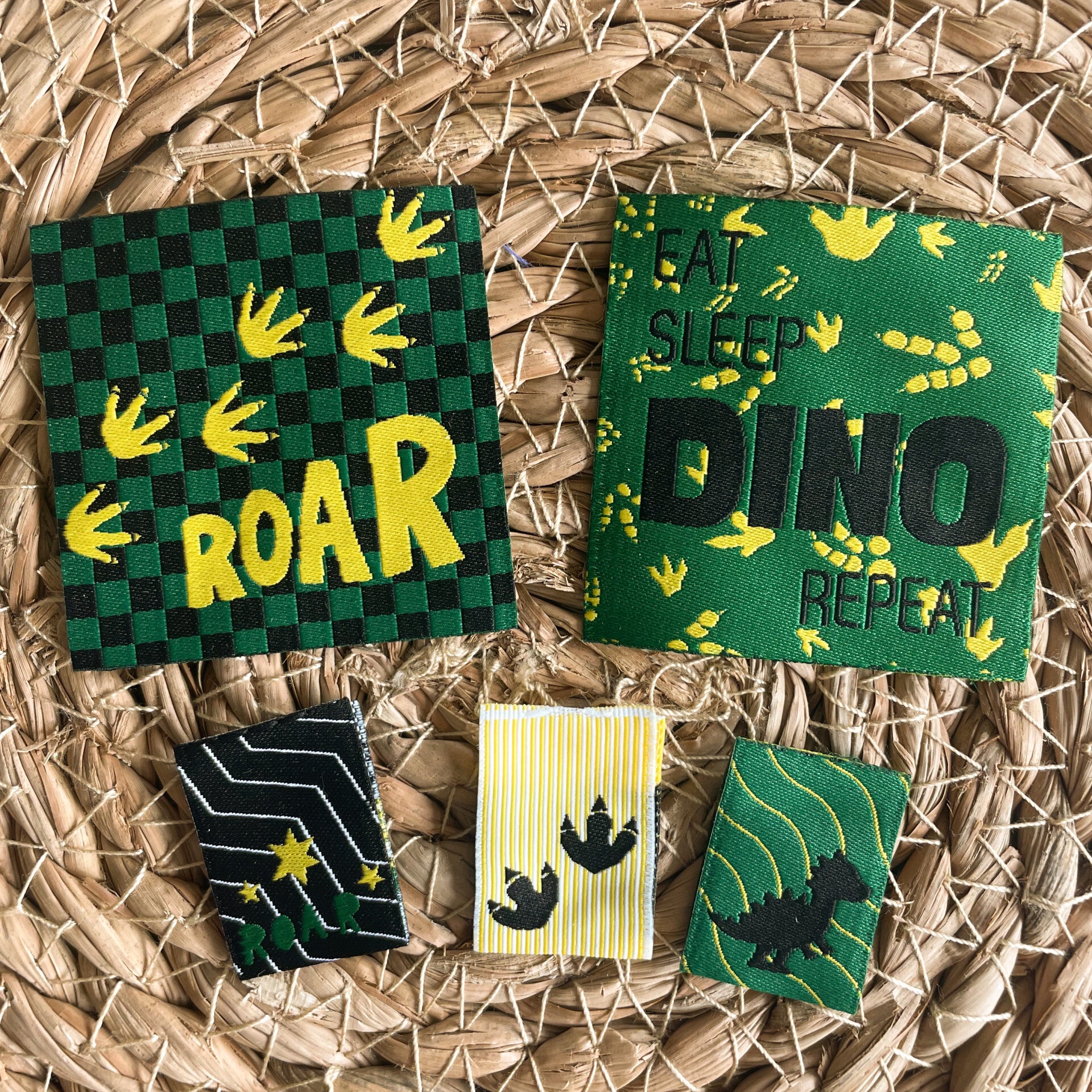 Label mix ‘ultimate dino pack'