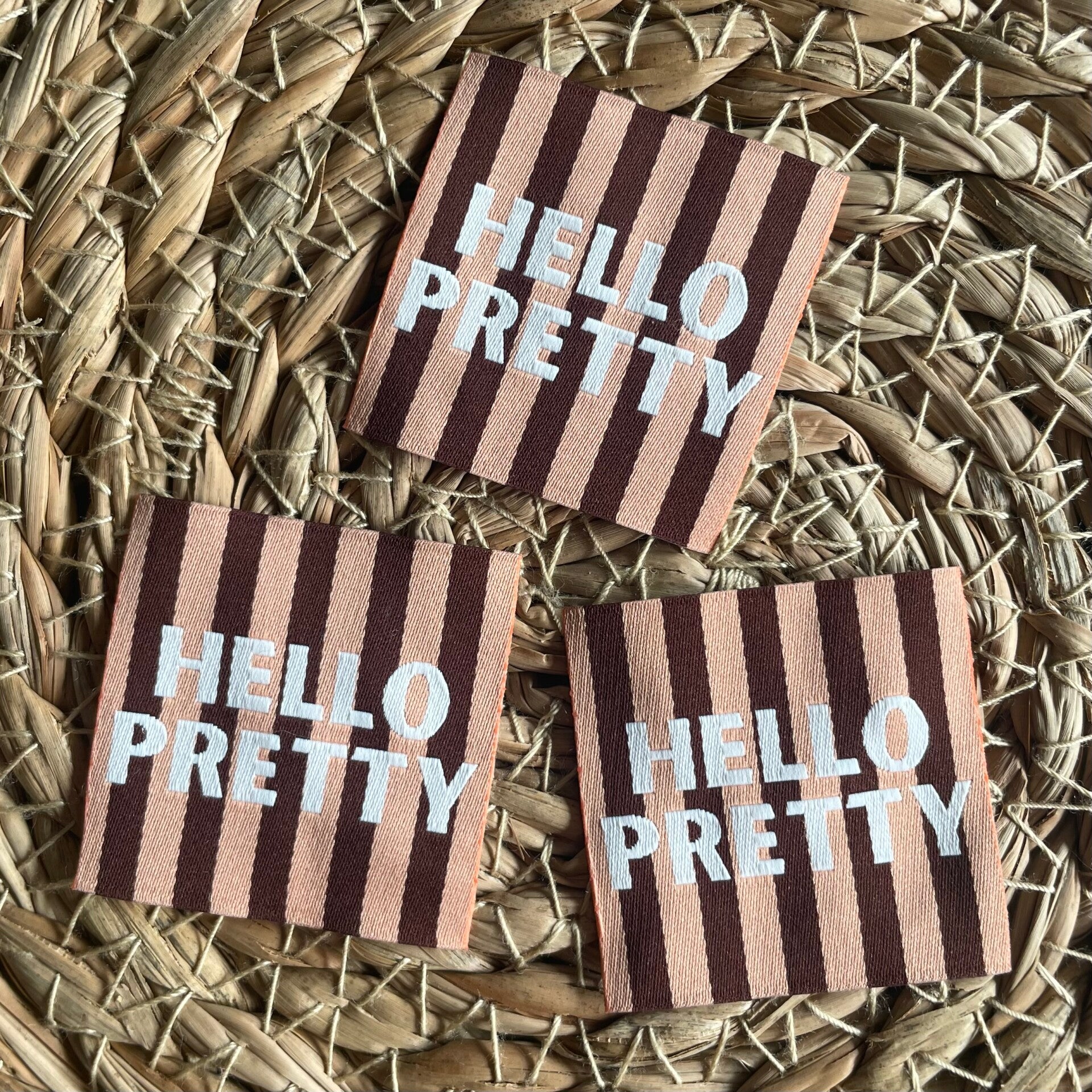Unfolded label ‘Hello Pretty'