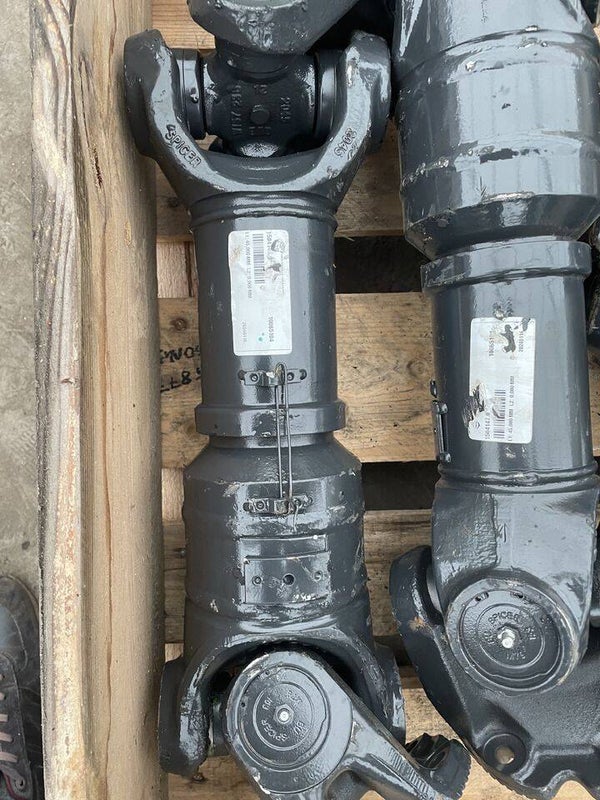 ARBRE À CARDAN POUR MACHINES AGRICOLES Claas Xerion 4000-5000 - joint d'arbre à cardan 0015041470