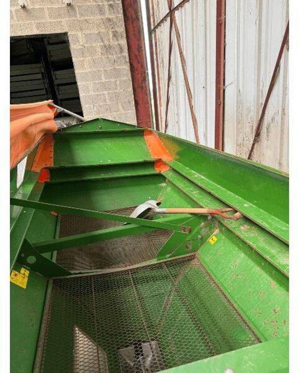 DISTRIBUTEUR D'ENGRAIS AMAZONE NOVIX