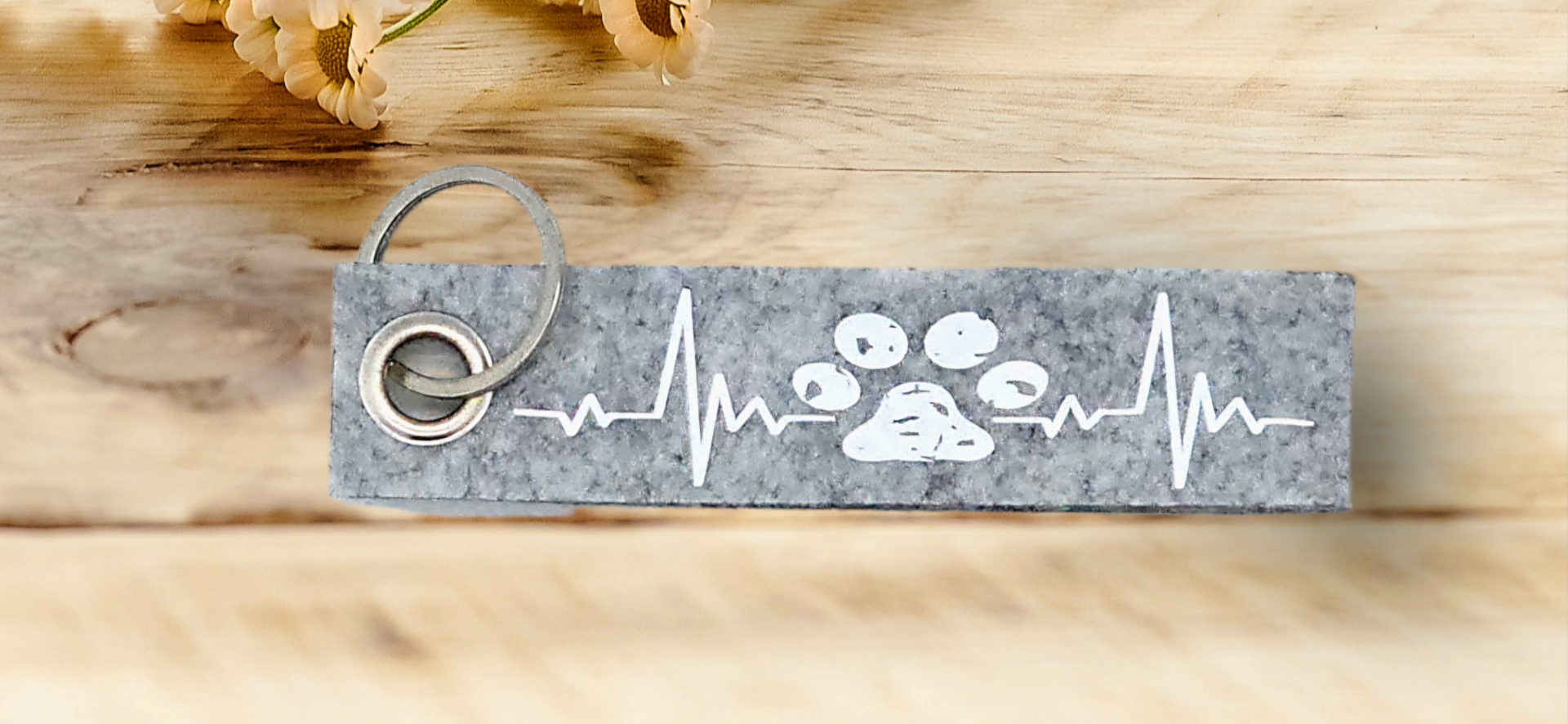 Anhänger - Pfote und Herzschläge