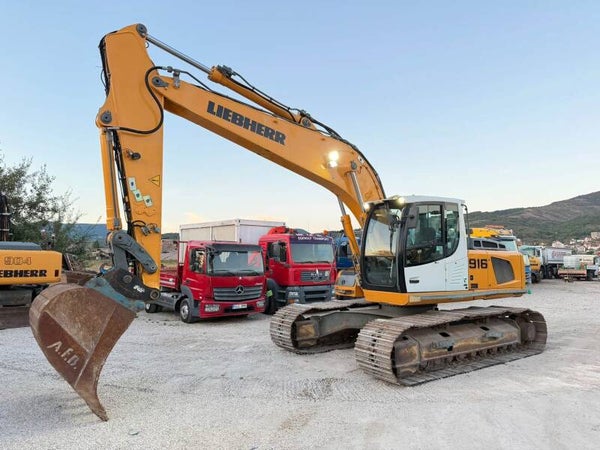 LIEBHERR R916 LC