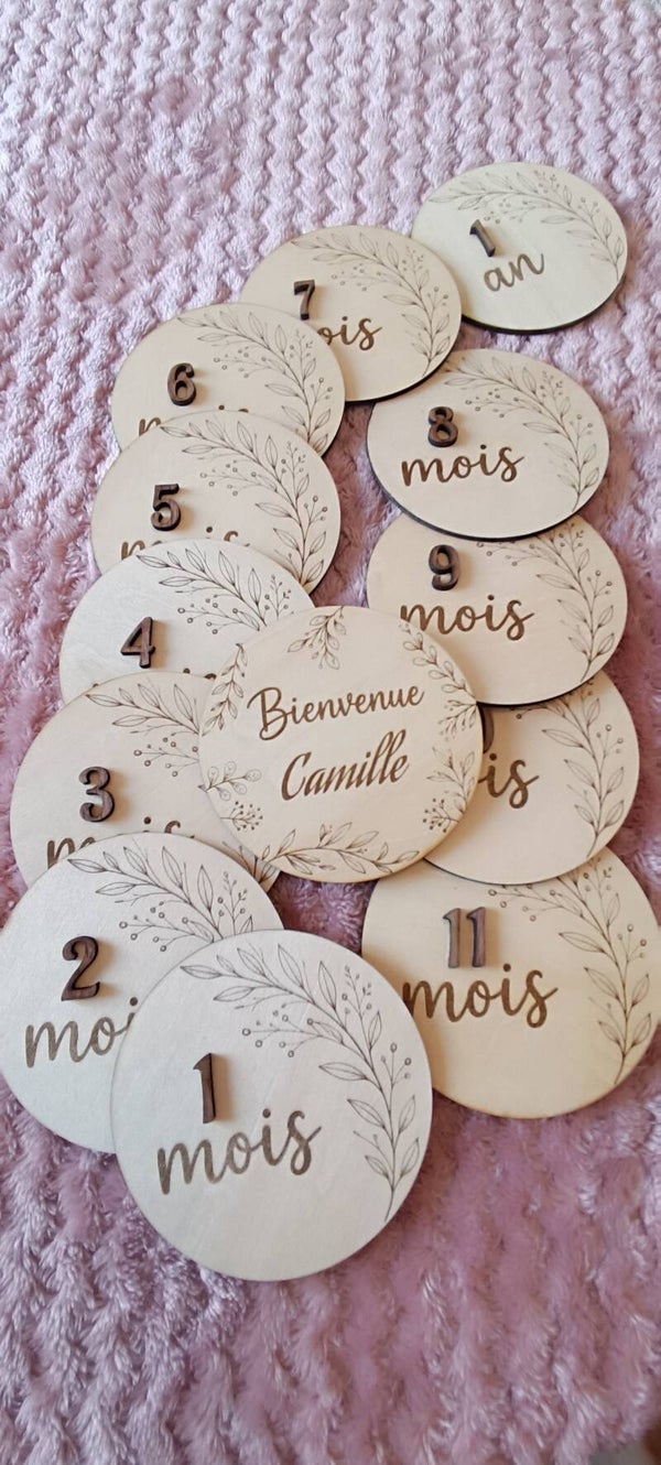 Carte étape bébé gravée sur bois, disque souvenir