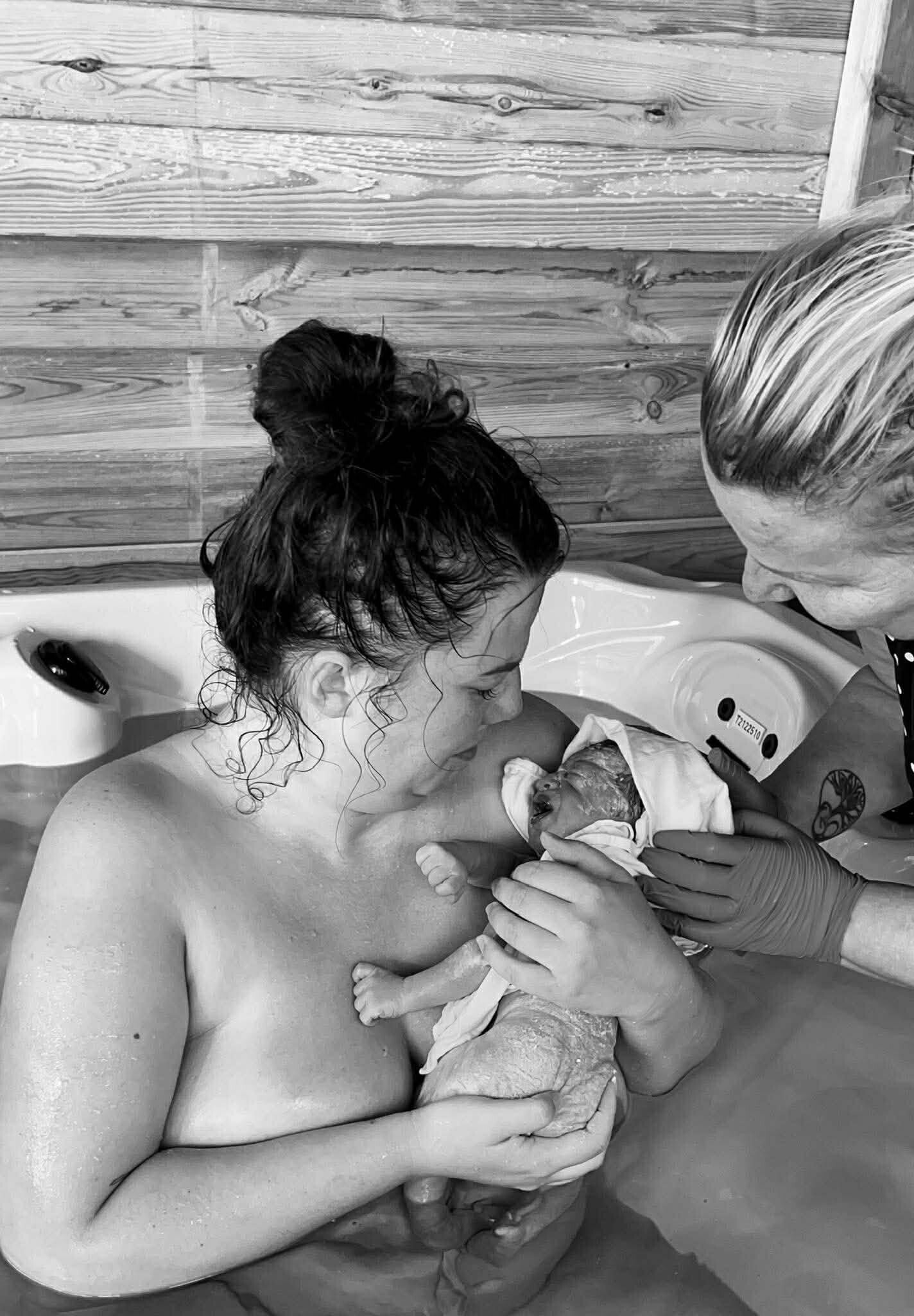 Szabados Eva vizben szulest kiser