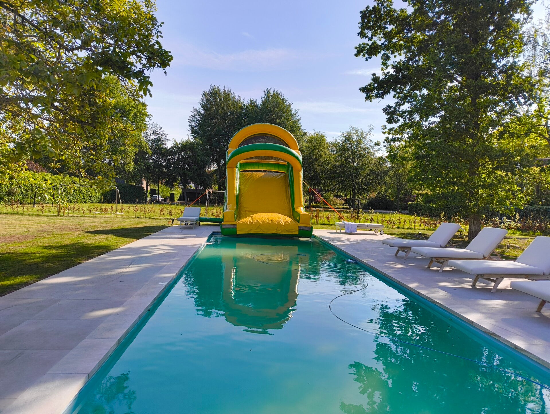 Reuzeglijbaan Springkasteel