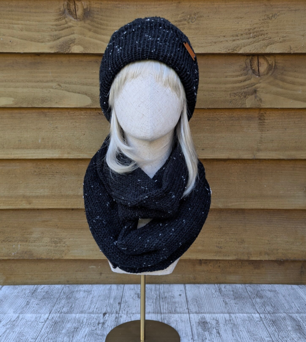 Black Tweed Knitted Hat and Snood