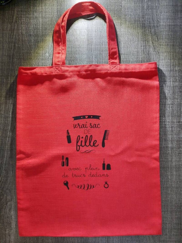 Totebag "Un vrai sac de fille avec plein de trucs dedans"