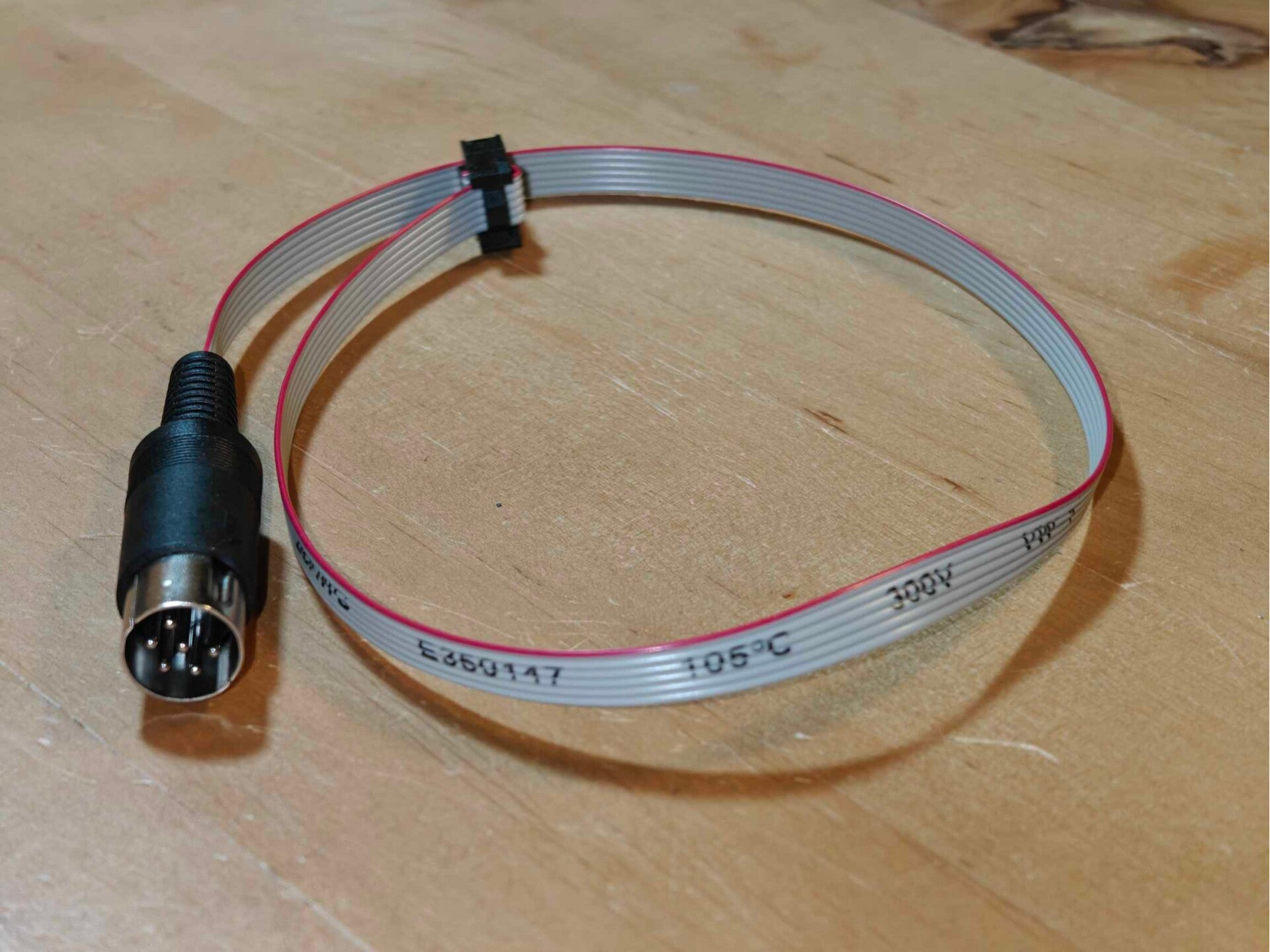 Cable for DIN 6 connector to Analog RGBtoHDMI