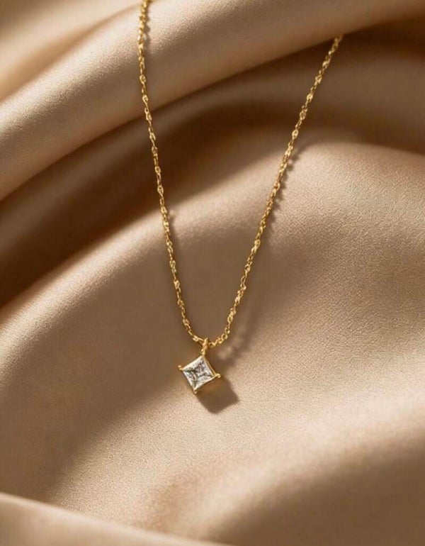 Necklace diamond shape pendant