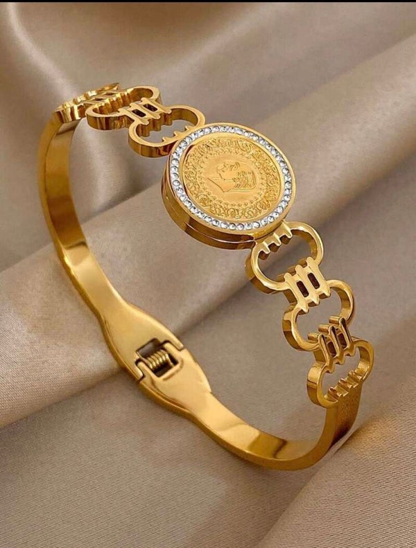 Bangle bracelet