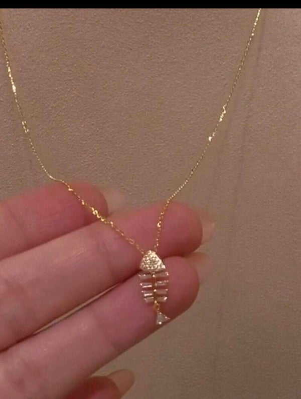 Skeleton fishbone pendant necklace