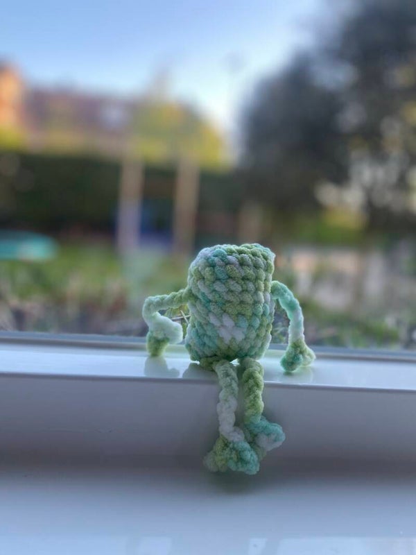Leggy frog