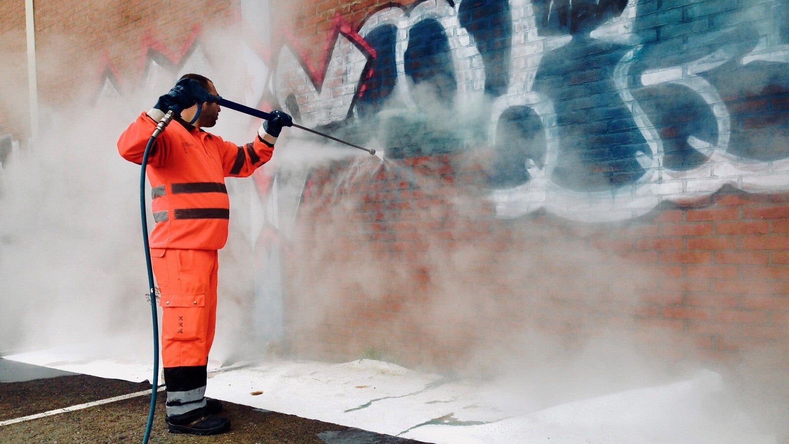 Graffiti removal
