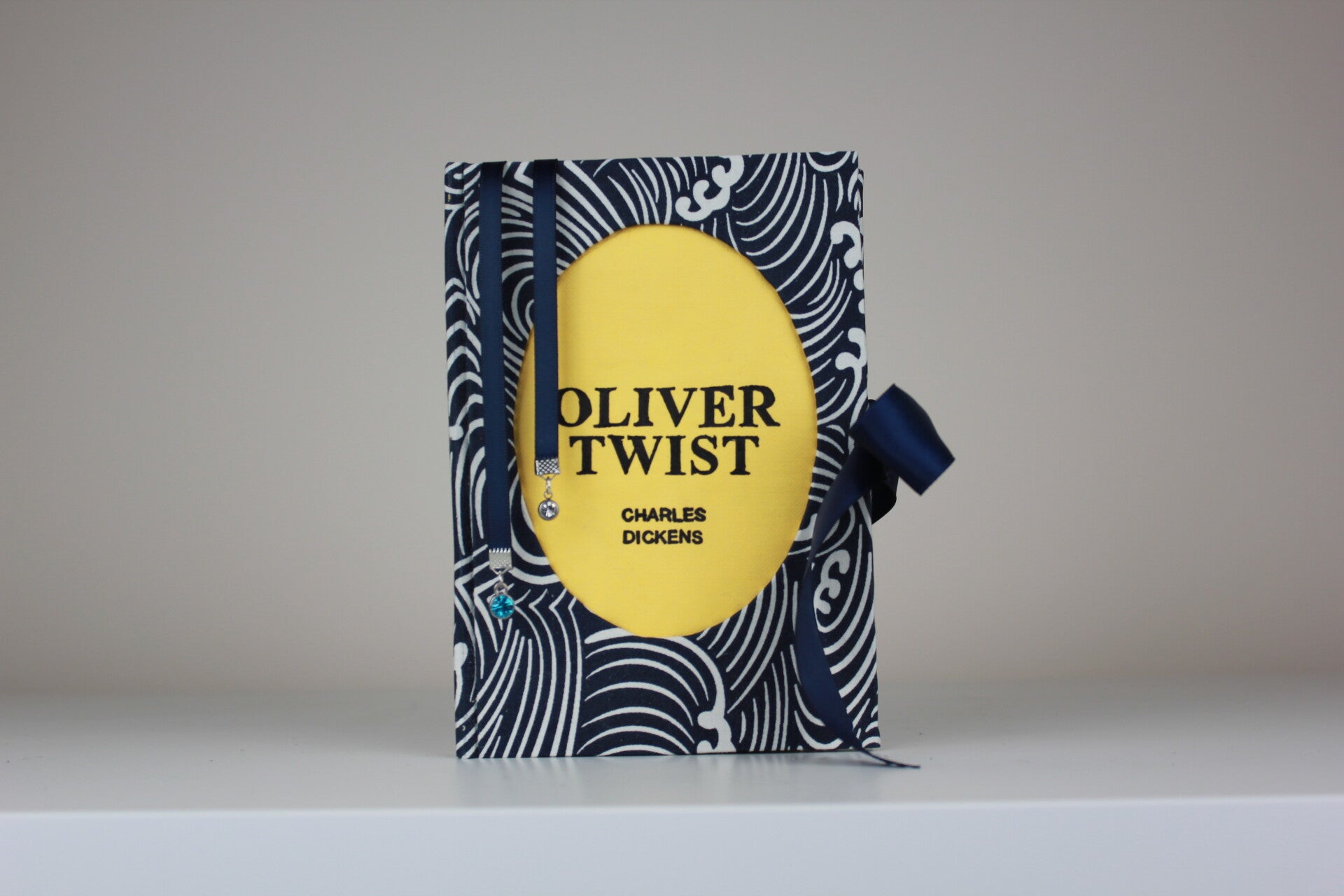 OLIVER TWIST & WAVES