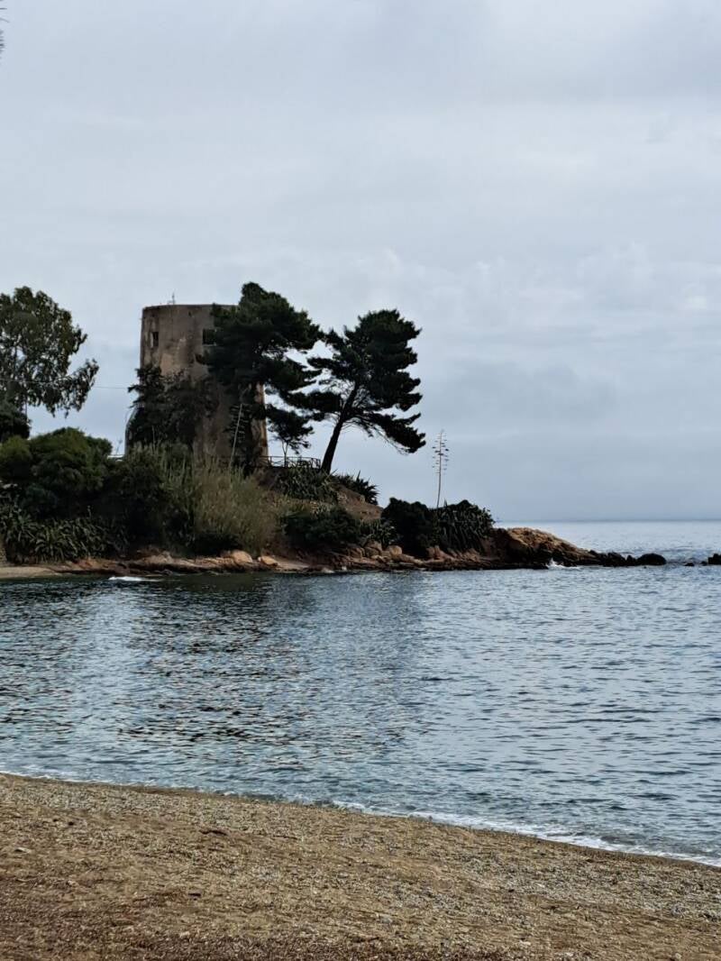 Vista torre da spiaggia centrale