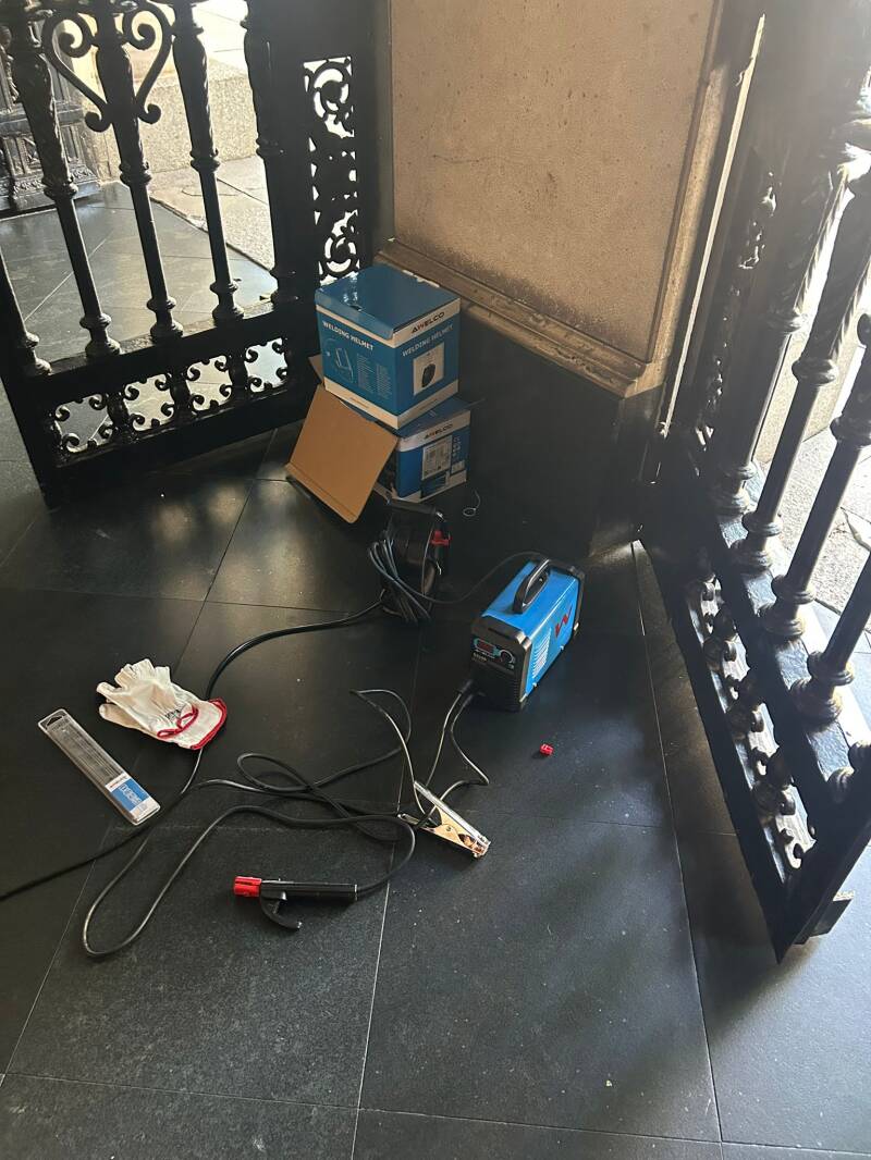 Reparación de portal con soldadura en Valdebebas