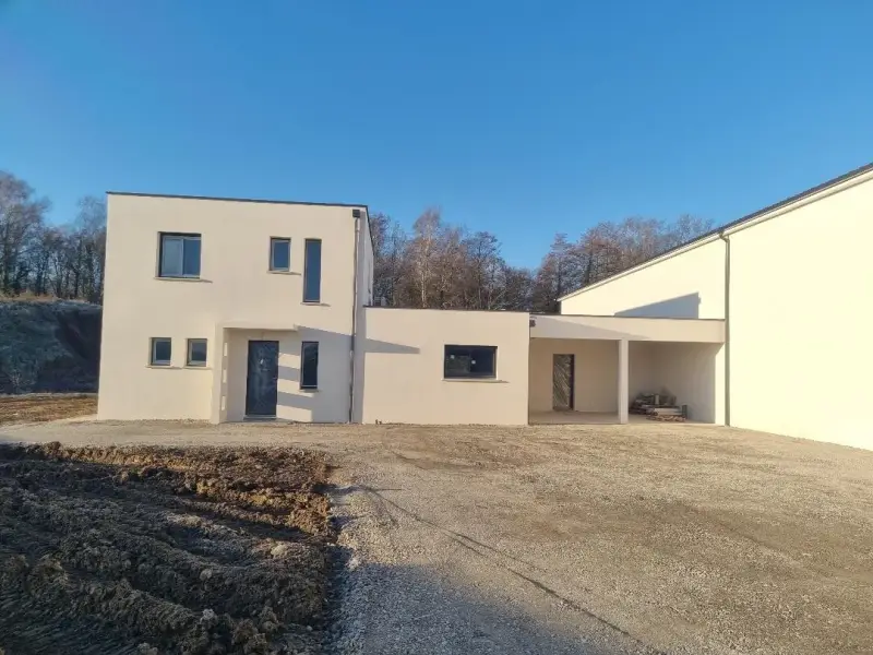 construction-maison-moderne-sauvagnon-64-standard.webp