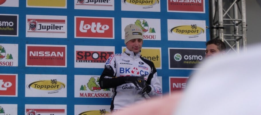 Maarten Thijs, Radomír Šimůnek Jr. (foto), Wikimedia Commons, gelicenseerd onder CC BY 3.0 Unported.