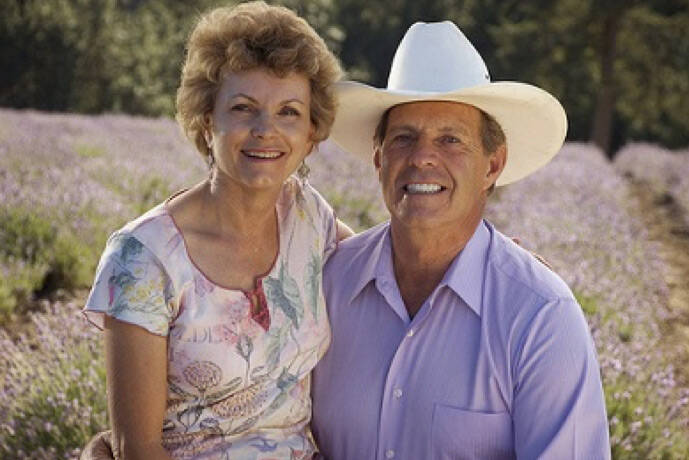 Aromawelzijn | Gary Young, oprichter van Young Living, met zijn vrouw Mary.