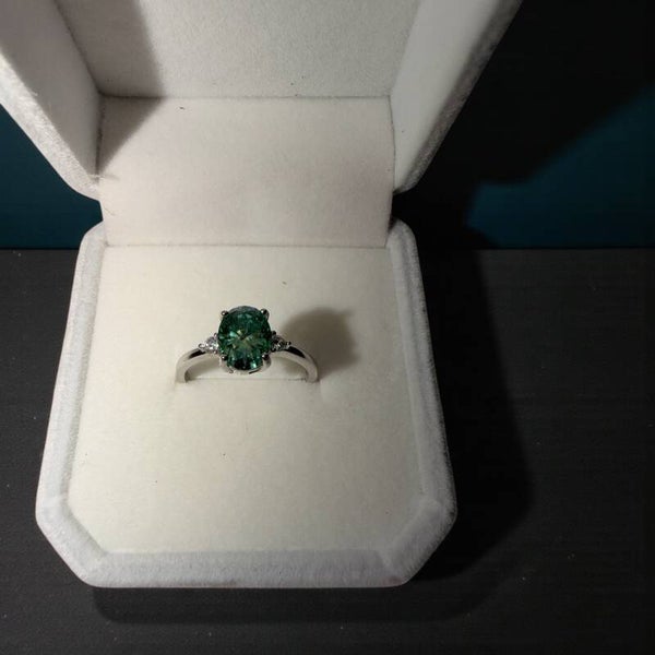 1,5 carat grønn oval Moissanite ring