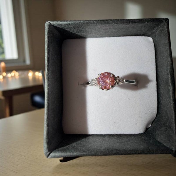 0,5 ct rosa Moissanite ring justerbar