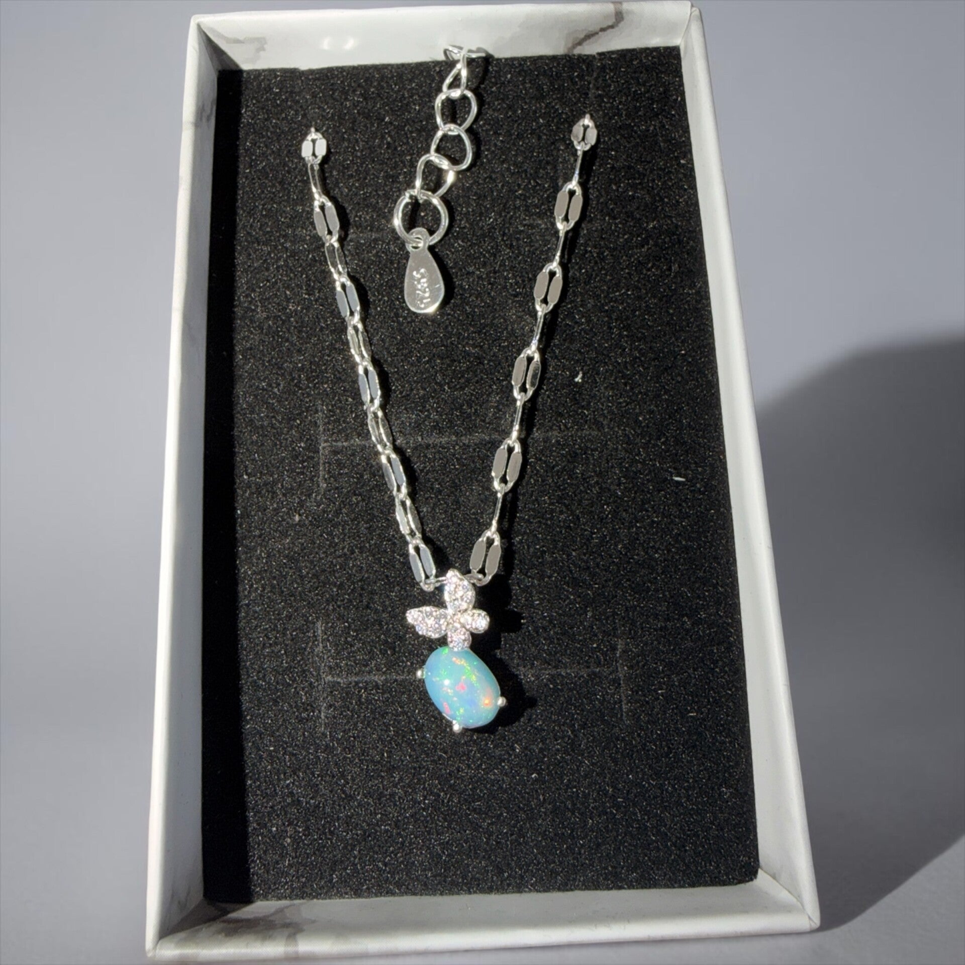 Natural opal pendant i S925