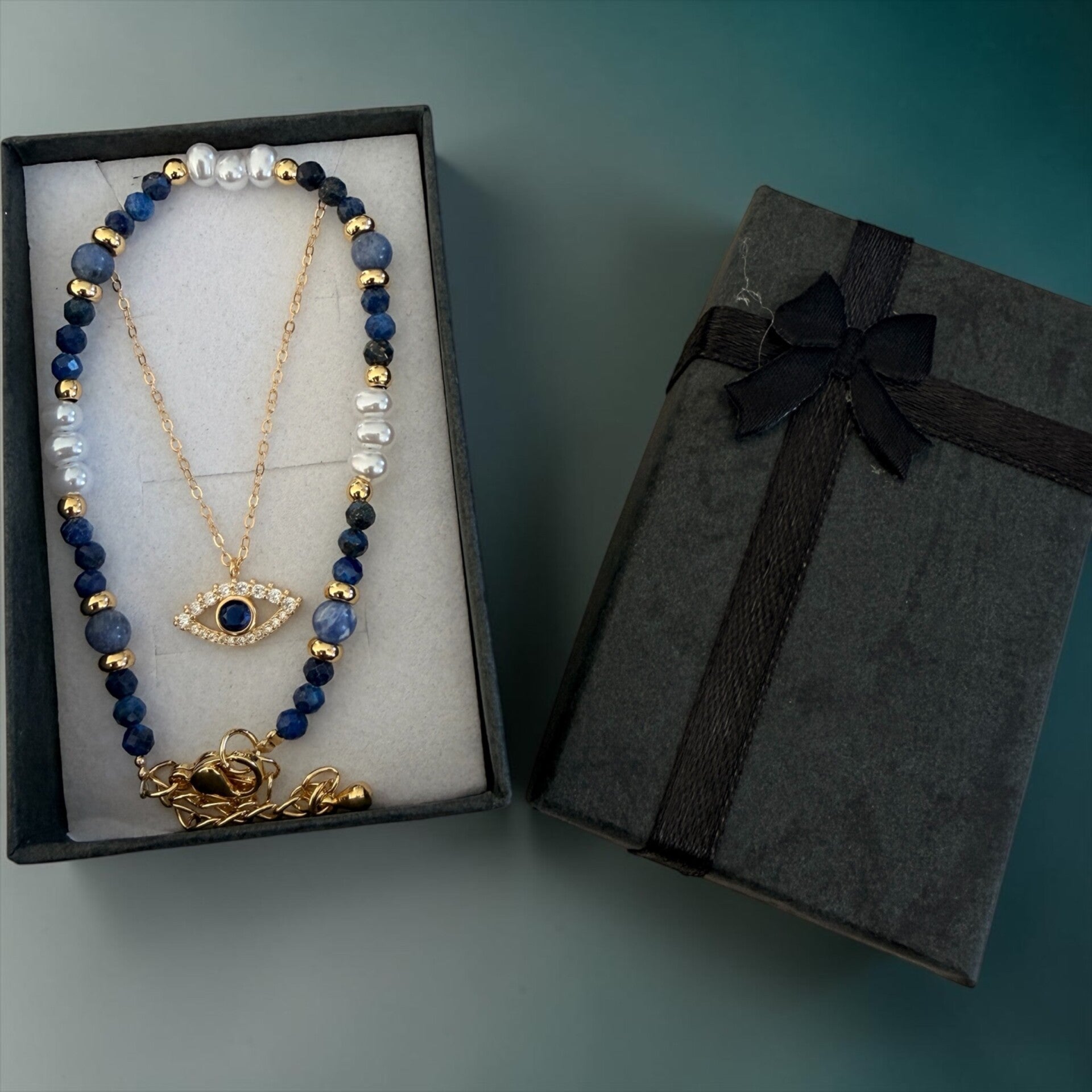 Gullbelagt S925 evil eye og lapskaus lazuli armbånd