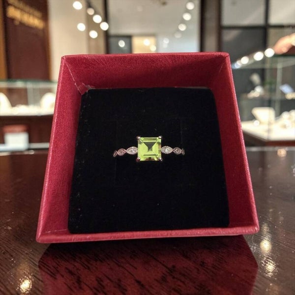 Peridot sølv ring