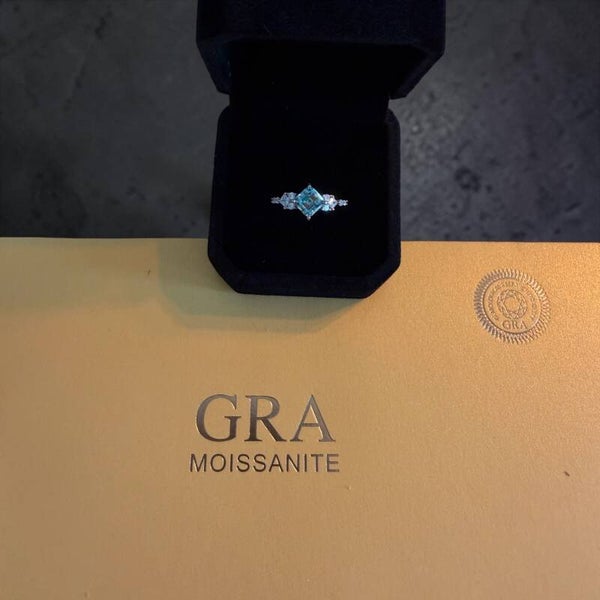 1ct Moissanite ring, asscher slipt