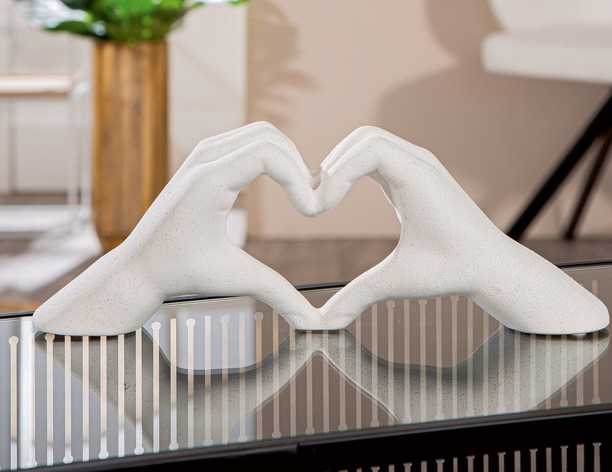 Gilde Heart – Decoratief Hart met Handen – Crème Keramiek – 31 cm