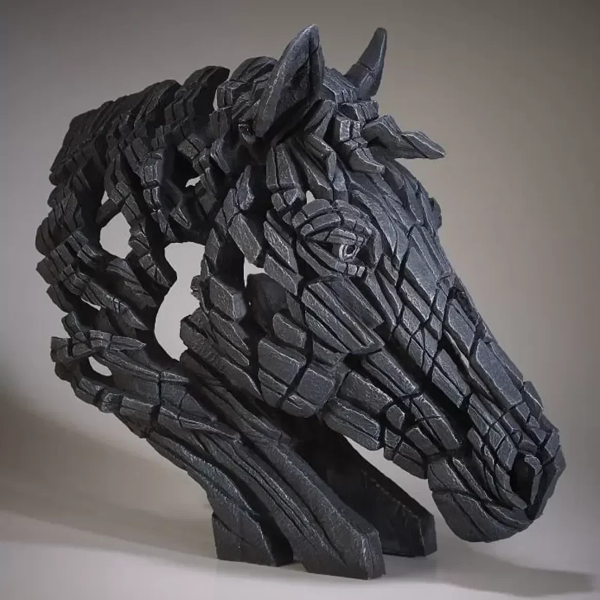 Edge Sculpture Horse Bust - Black  (OP BESTELLING LEVERBAAR)