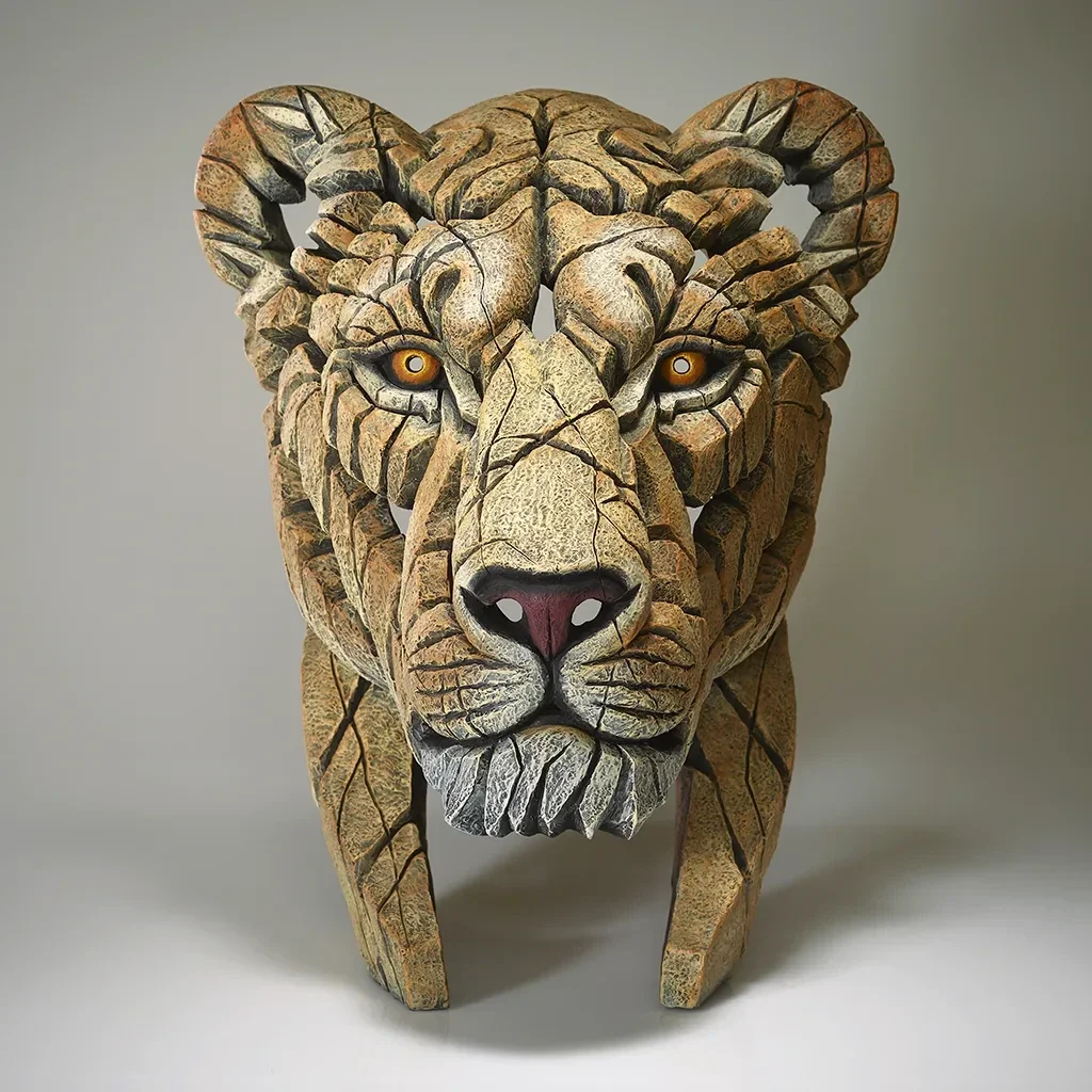 Yuna the Lioness Bust