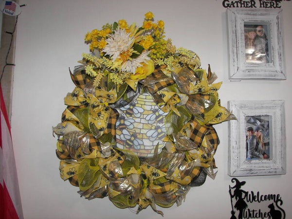Beautiful Beehive Yellow Wreath With Lights