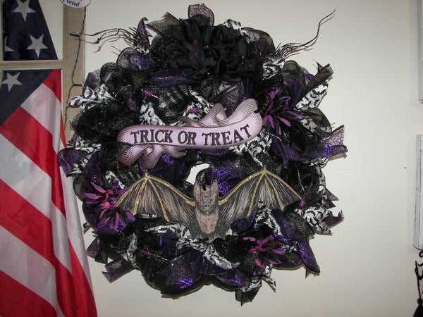 Trick or Treat Wreath with Lights