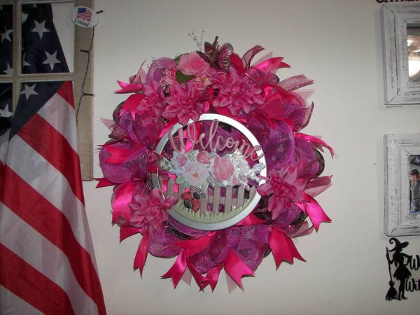 Welcome Pink Wreath with Lights