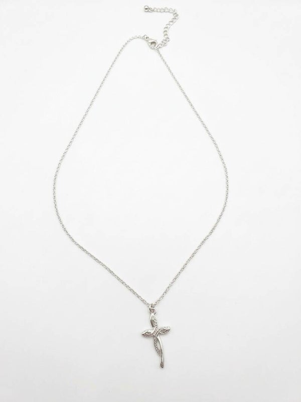 Ketting met sierlijk kruis