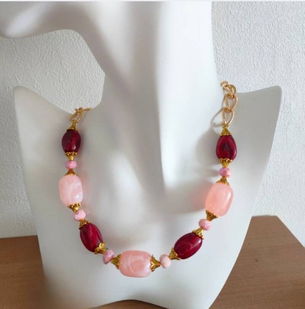 Zalmroze/rode dames ketting
