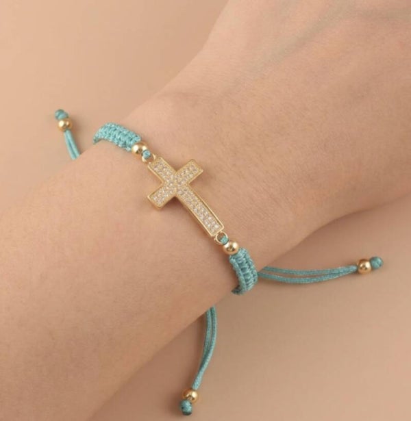 Touwtjes armband met kruis